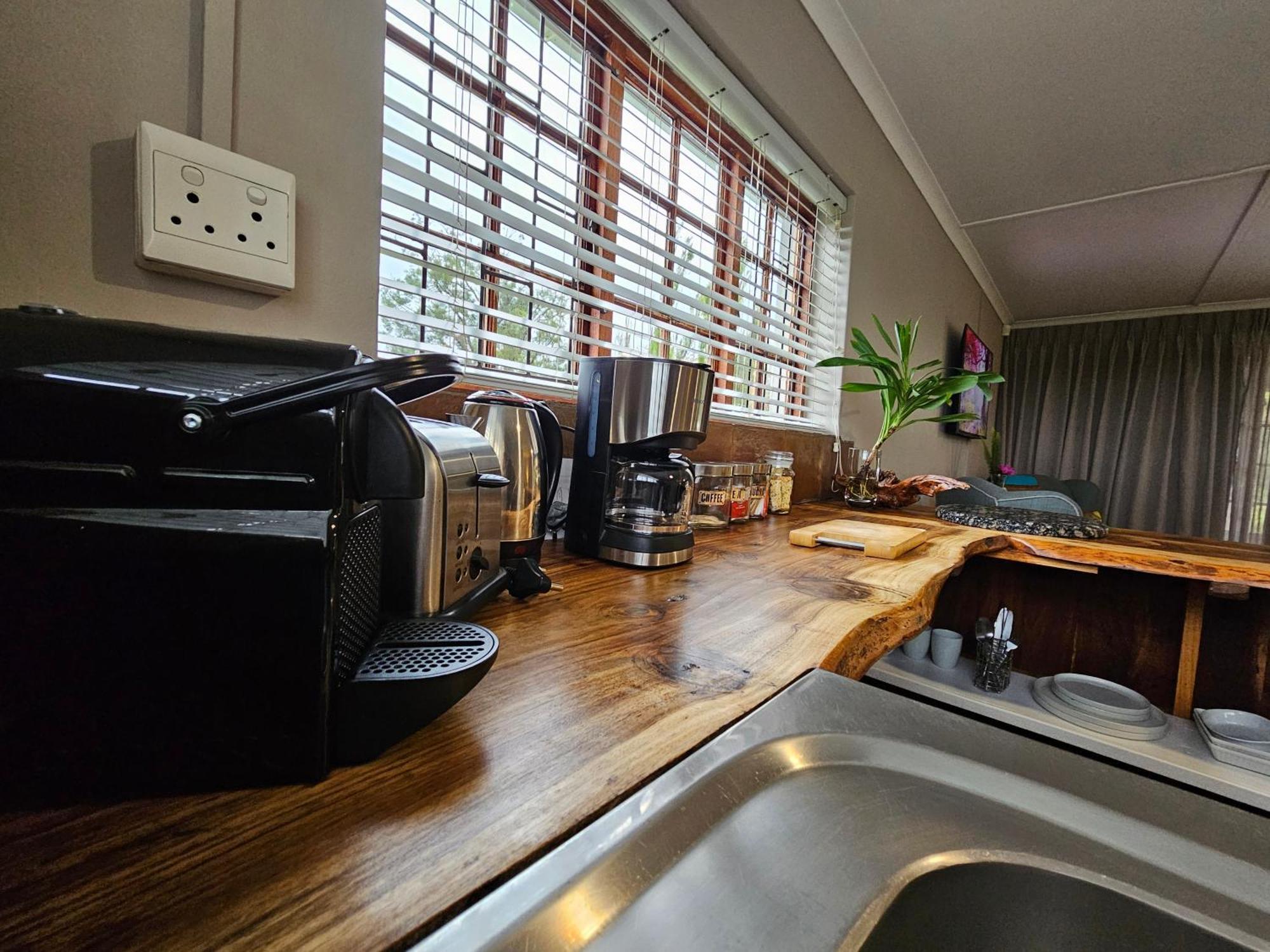 Tsitsikamma Gardens Cottages Self-Catering Cottages Sanddrif Экстерьер фото